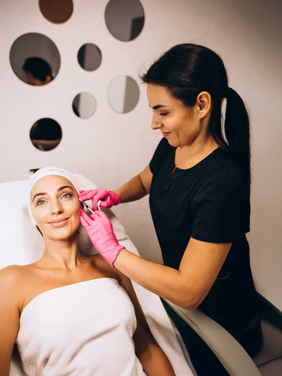 Profesional médica sonriendo